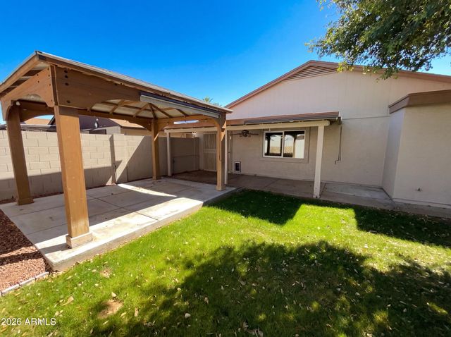 406 E BEHREND Drive, Phoenix, AZ 85024