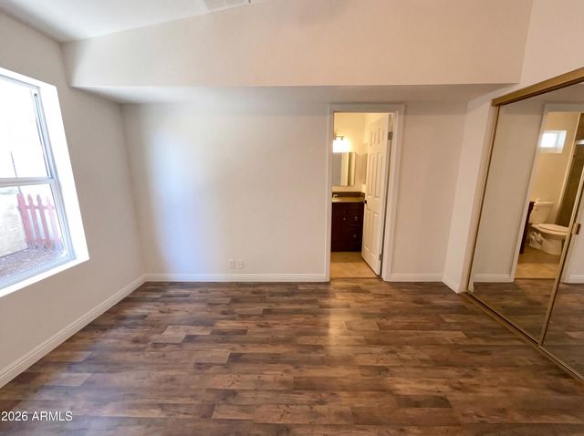 406 E BEHREND Drive, Phoenix, AZ 85024