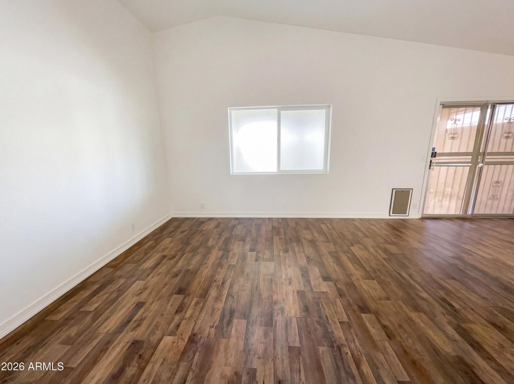 Image 16 of property listing at 406 E BEHREND Drive, Phoenix, AZ 85024