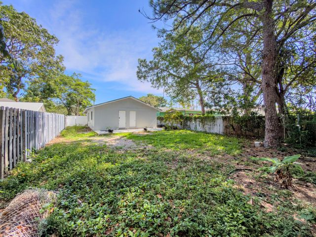836 SW 13th Court, Pompano Beach, FL 33060