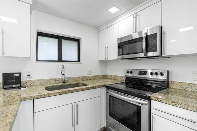 836 SW 13th Court, Pompano Beach, FL 33060