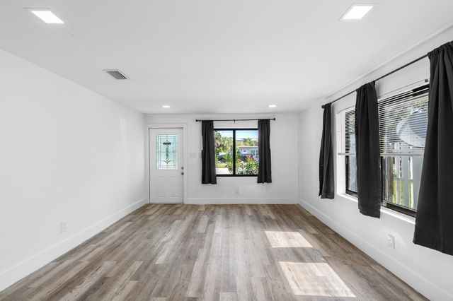 836 SW 13th Court, Pompano Beach, FL 33060
