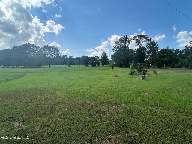 215 Co Rd 369, Carrollton, MS 38917