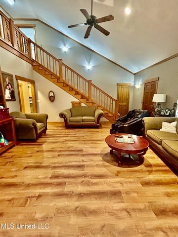 215 Co Rd 369, Carrollton, MS 38917
