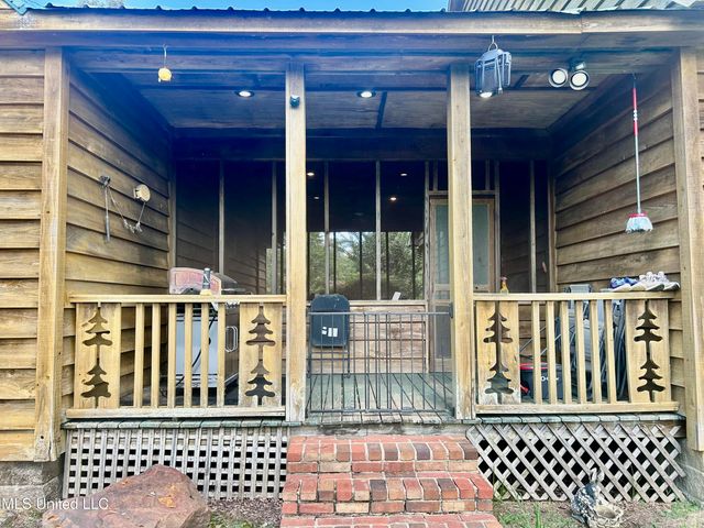 215 Co Rd 369, Carrollton, MS 38917
