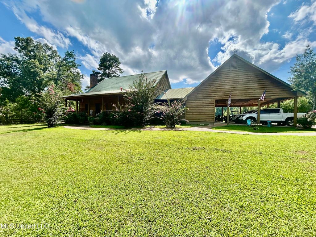 215 Co Rd 369, Carrollton, MS 38917