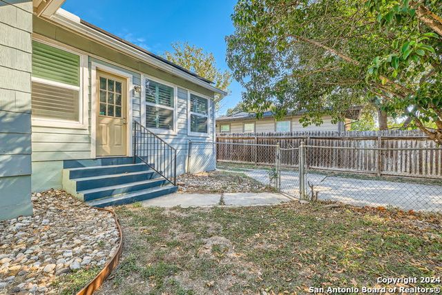 320 HARMON DR, San Antonio, TX 78209