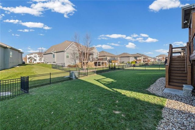 18526 W 194th Terrace, Spring Hill, KS 66083