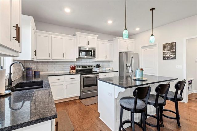 18526 W 194th Terrace, Spring Hill, KS 66083