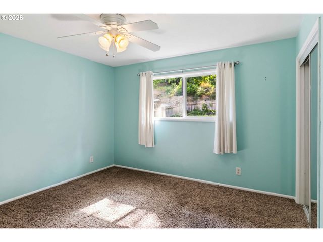 109 ALPHA Dr, Longview, WA 98632