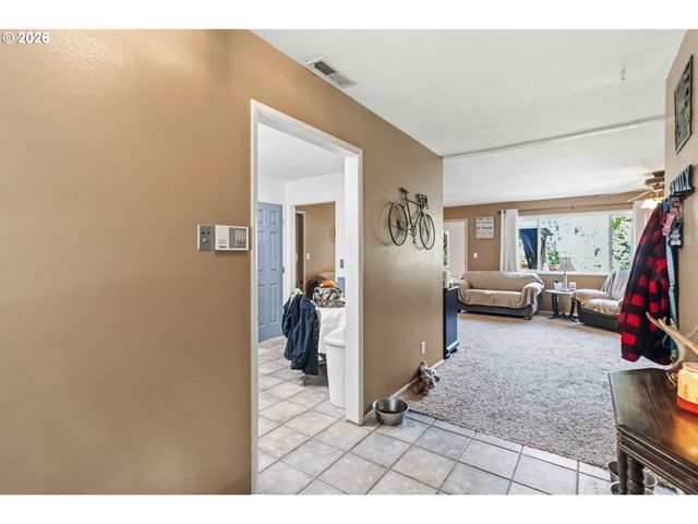 109 ALPHA Dr, Longview, WA 98632