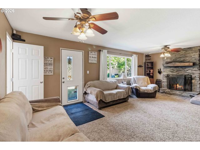 109 ALPHA Dr, Longview, WA 98632