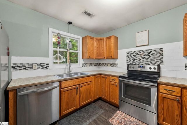 325 Brewton Road, Spartanburg, SC 29301