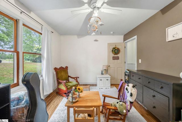 325 Brewton Road, Spartanburg, SC 29301