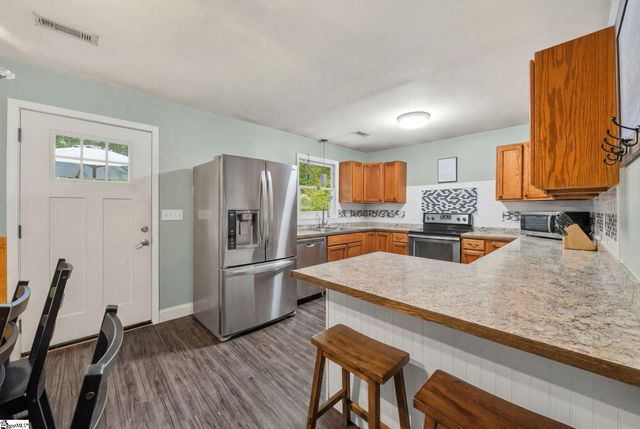 325 Brewton Road, Spartanburg, SC 29301