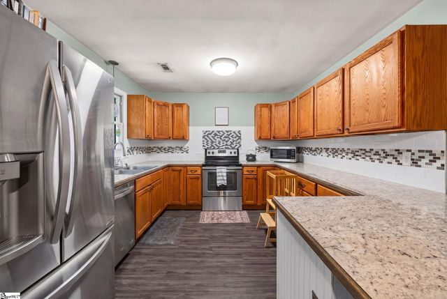 325 Brewton Road, Spartanburg, SC 29301