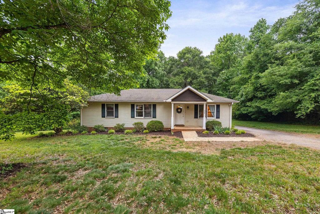 325 Brewton Road, Spartanburg, SC 29301