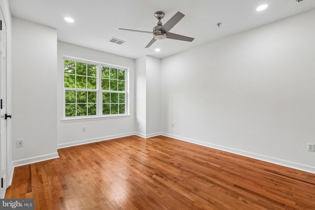 422 58TH ST NE, Washington, DC 20019