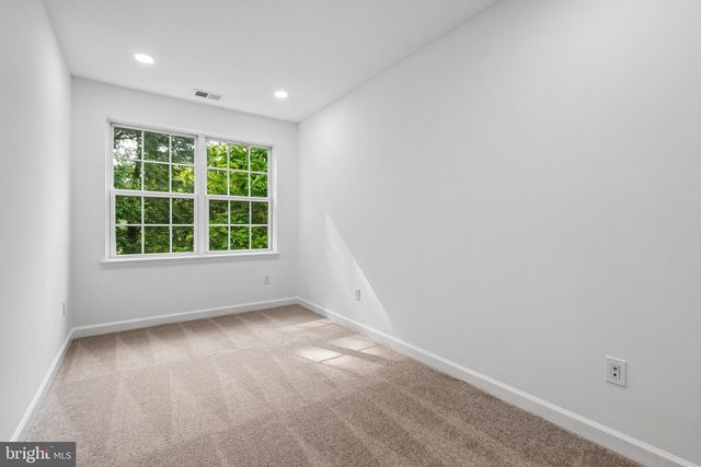 422 58TH ST NE, Washington, DC 20019