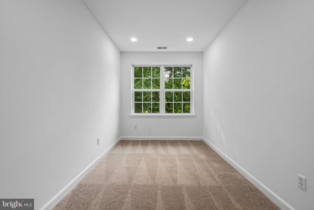 422 58TH ST NE, Washington, DC 20019