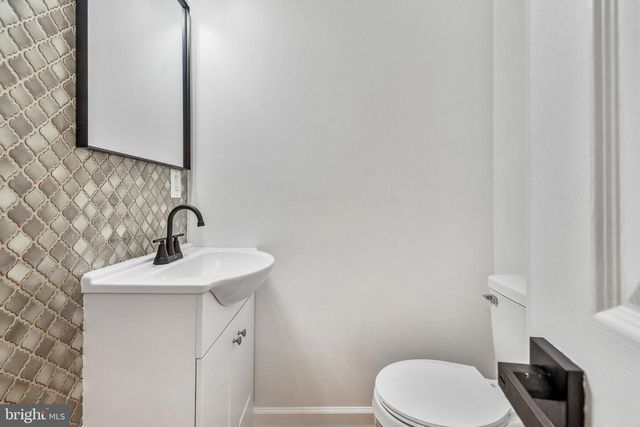 422 58TH ST NE, Washington, DC 20019