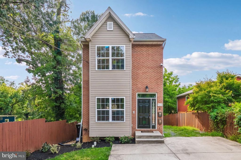 422 58TH ST NE, Washington, DC 20019