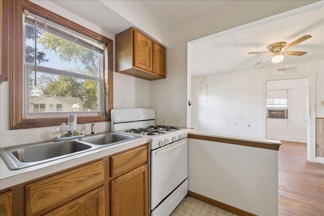 7112 N Oak Street, Wonder Lake, IL 60097