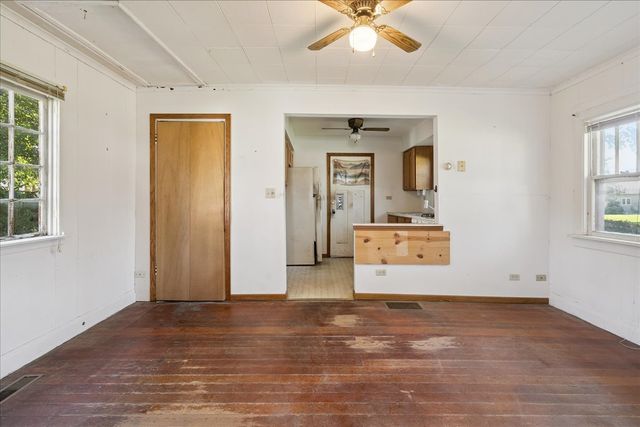 7112 N Oak Street, Wonder Lake, IL 60097