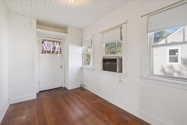 7112 N Oak Street, Wonder Lake, IL 60097