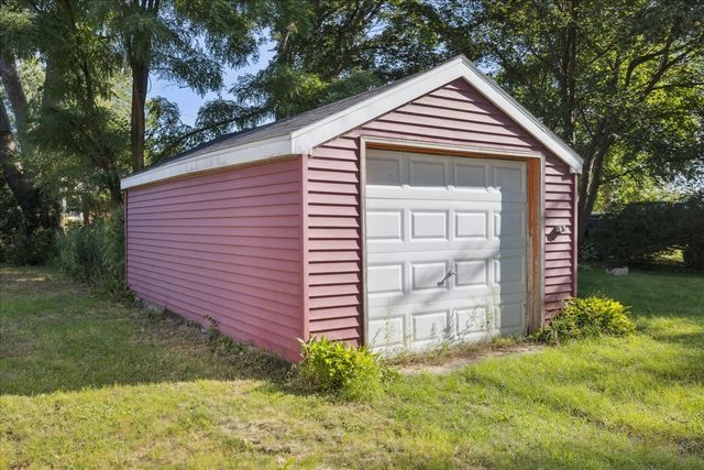 7112 N Oak Street, Wonder Lake, IL 60097