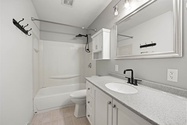 306 SE 4th Street, Ankeny, IA 50021