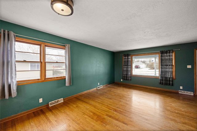 306 SE 4th Street, Ankeny, IA 50021