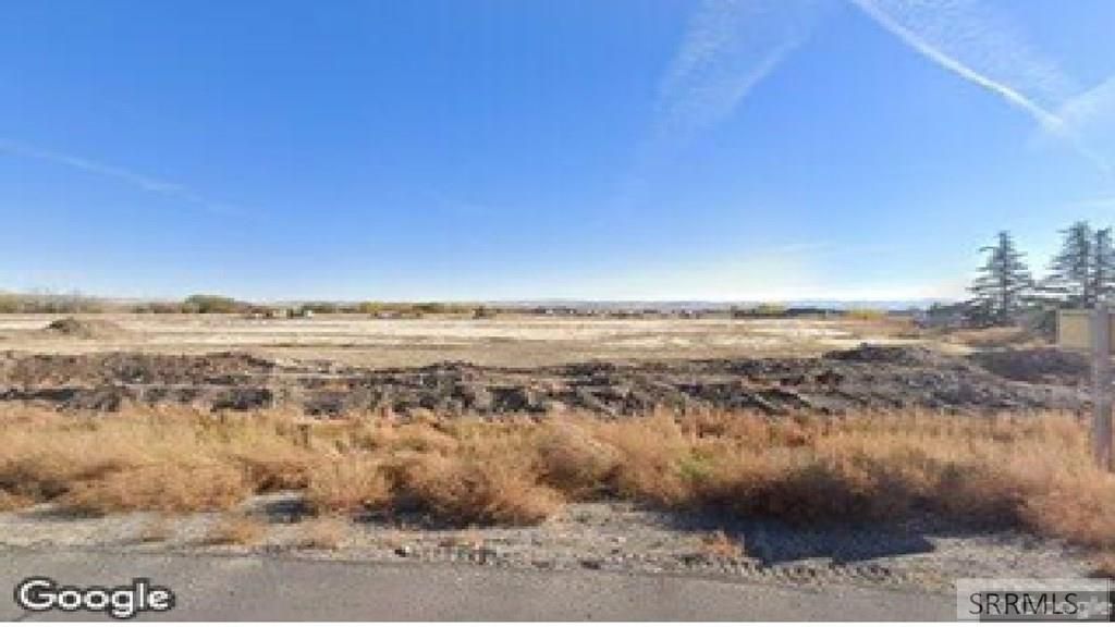 Image 2 of property listing at 5321 N Beach Drive, Idaho Falls, ID 83401