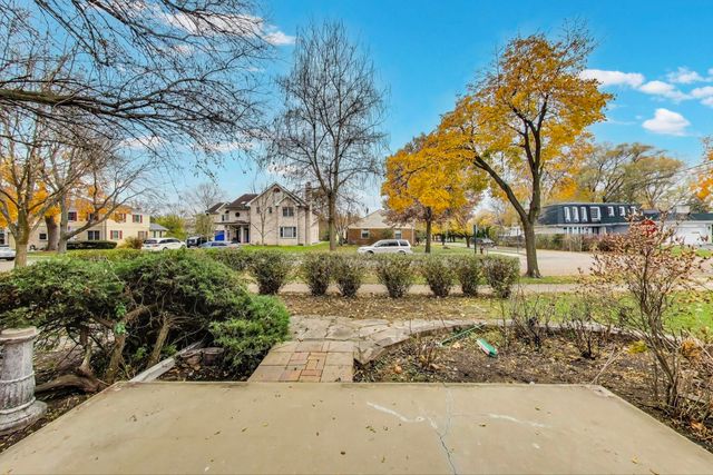 4350 Bobolink Terrace, Skokie, IL 60076