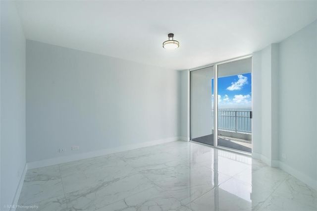 701 Brickell Key Boulevard 2501, Miami, FL 33131
