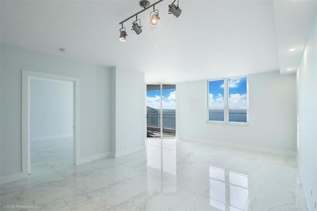 701 Brickell Key Boulevard 2501, Miami, FL 33131