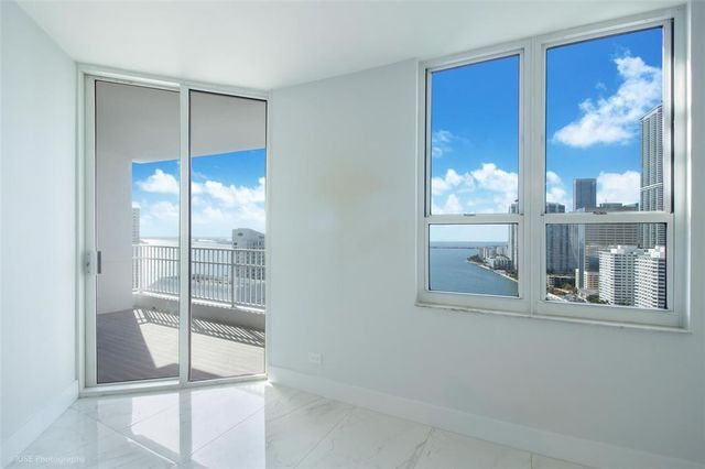 701 Brickell Key Boulevard 2501, Miami, FL 33131