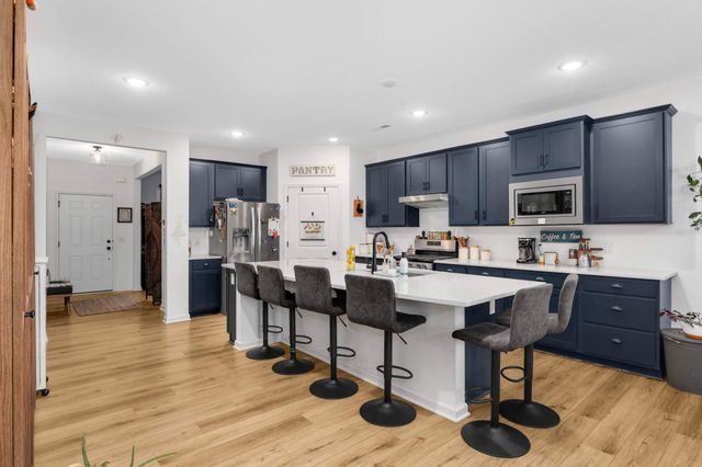 4628 Benjamin Place, Woodbury, MN 55129