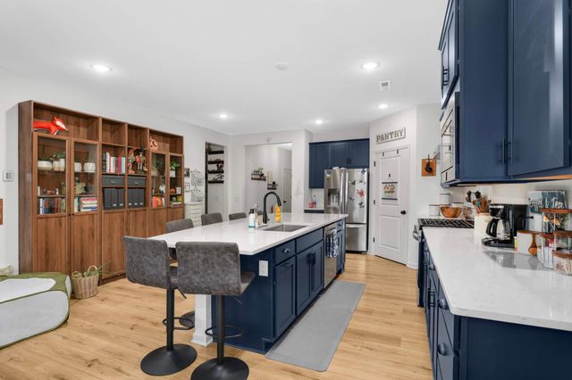 4628 Benjamin Place, Woodbury, MN 55129