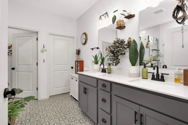 4628 Benjamin Place, Woodbury, MN 55129