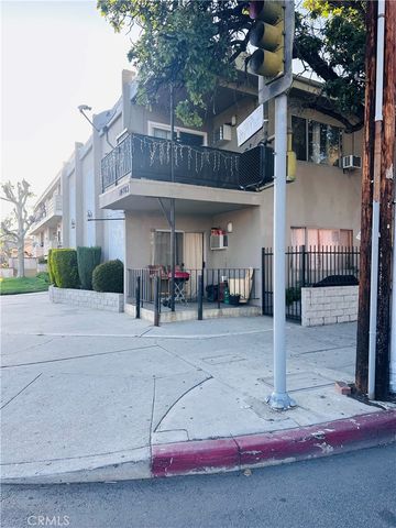 14703 Victory Boulevard, Van Nuys, CA 91411