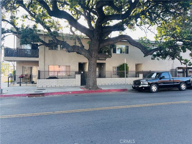 14703 Victory Boulevard, Van Nuys, CA 91411