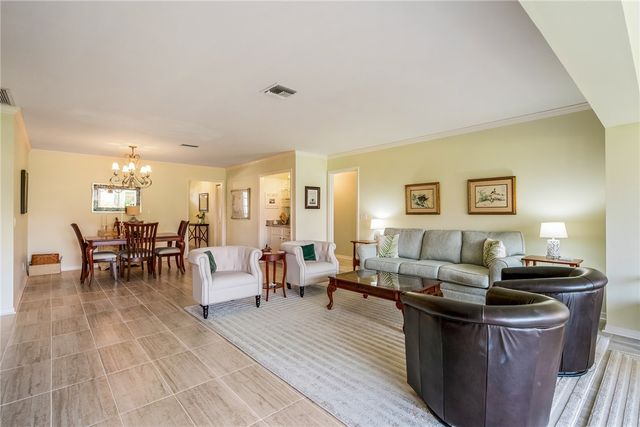 300 Harbour Drive 300-B, Vero Beach, FL 32963