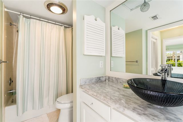 300 Harbour Drive 300-B, Vero Beach, FL 32963