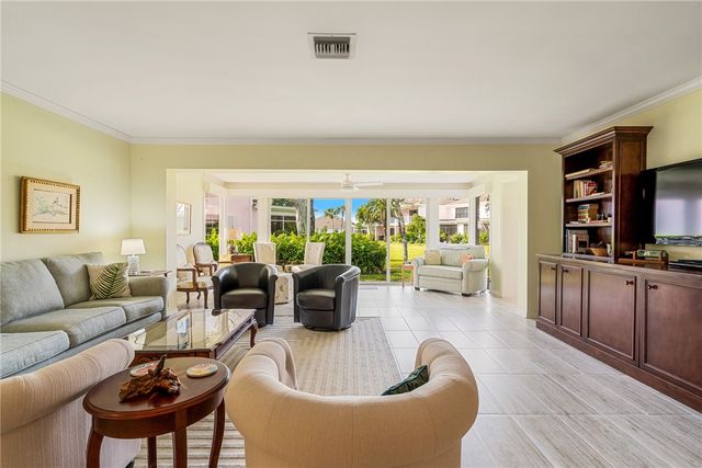 300 Harbour Drive 300-B, Vero Beach, FL 32963