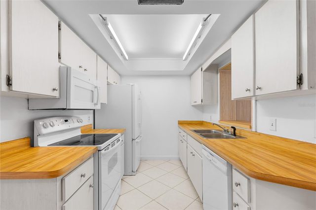 2814 20TH AVENUE DRIVE W, Bradenton, FL 34205