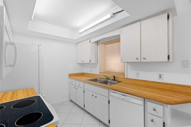 2814 20TH AVENUE DRIVE W, Bradenton, FL 34205