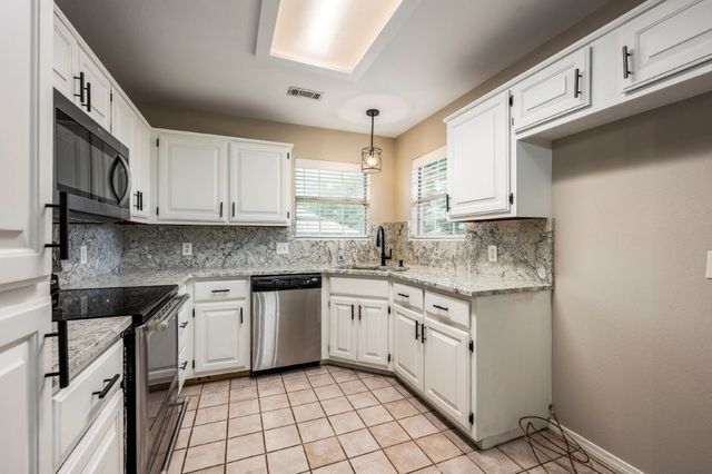 704 Oberg Drive, Centerton, AR 72719