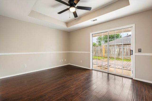 704 Oberg Drive, Centerton, AR 72719