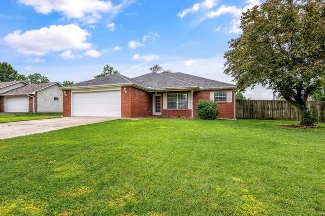 704 Oberg Drive, Centerton, AR 72719